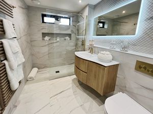 Bathroom- click for photo gallery